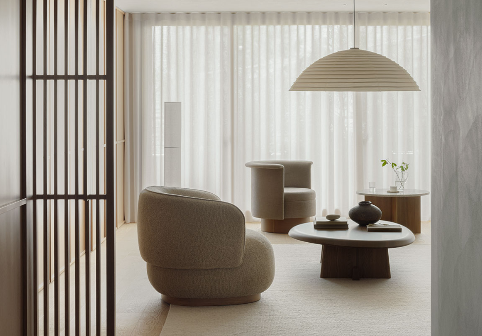 Simetria x Karimoku Case – dizainas apima ne tik formą, bet ir funkciją,