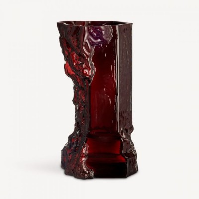 Krištolinė Kosta Boda vaza Rocky Baroque Oxblood, 25 cm aukščio